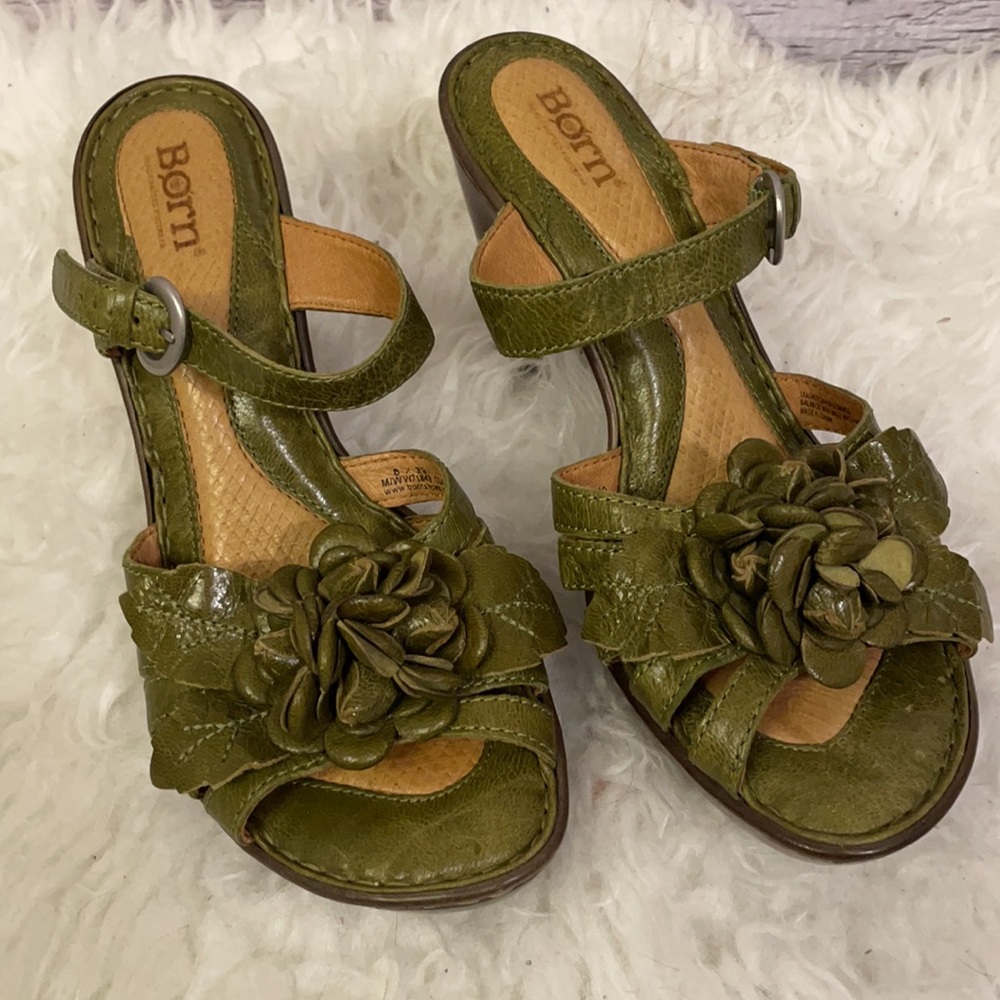 Born sandals